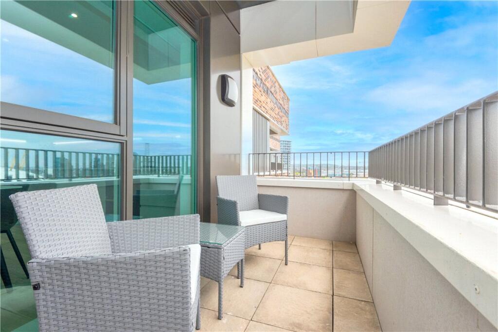 Apartment in London - View 5