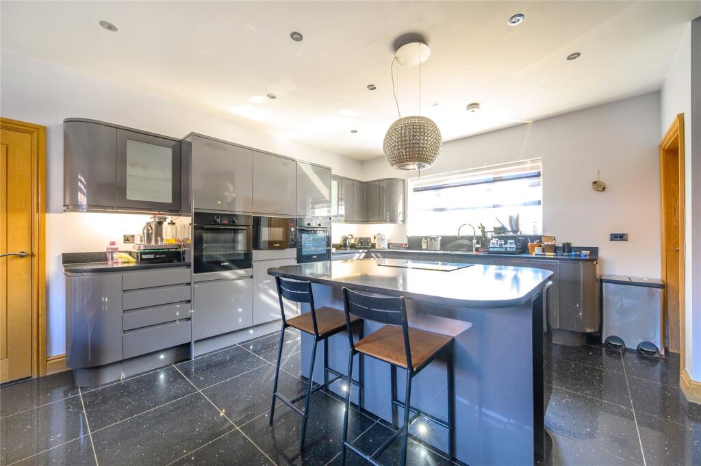 Additional image 4 of Broadway House, Wakefield Road, Drighlington, Bradford, West Yorkshire