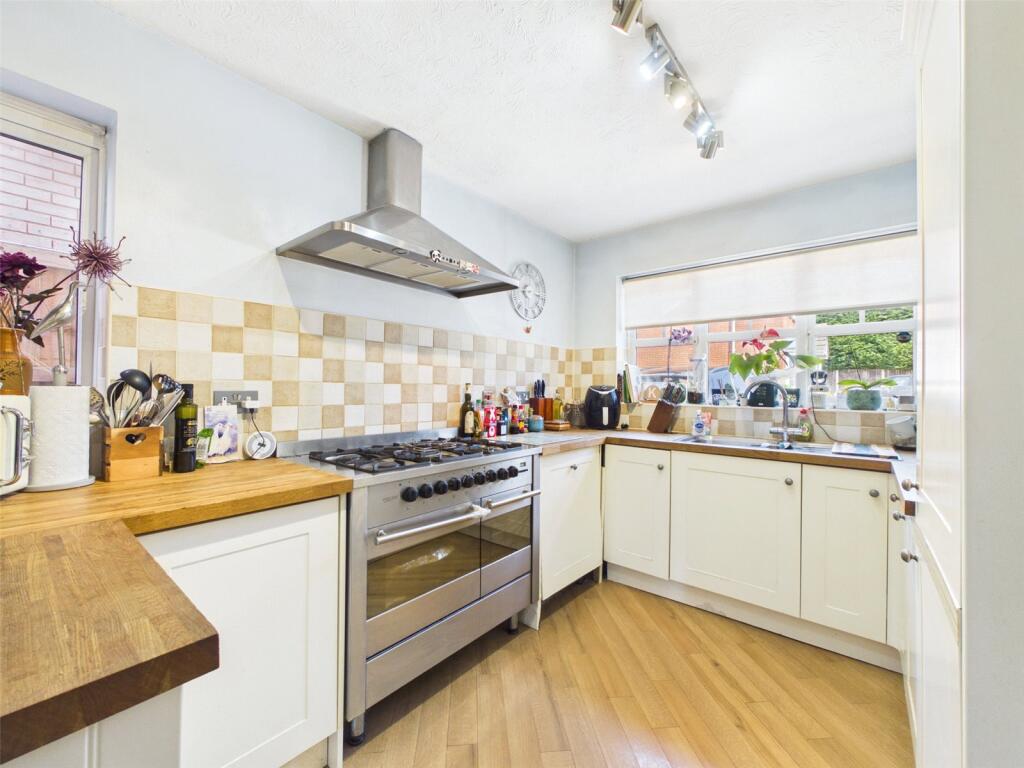 House in Worcester, Warndon - View 3