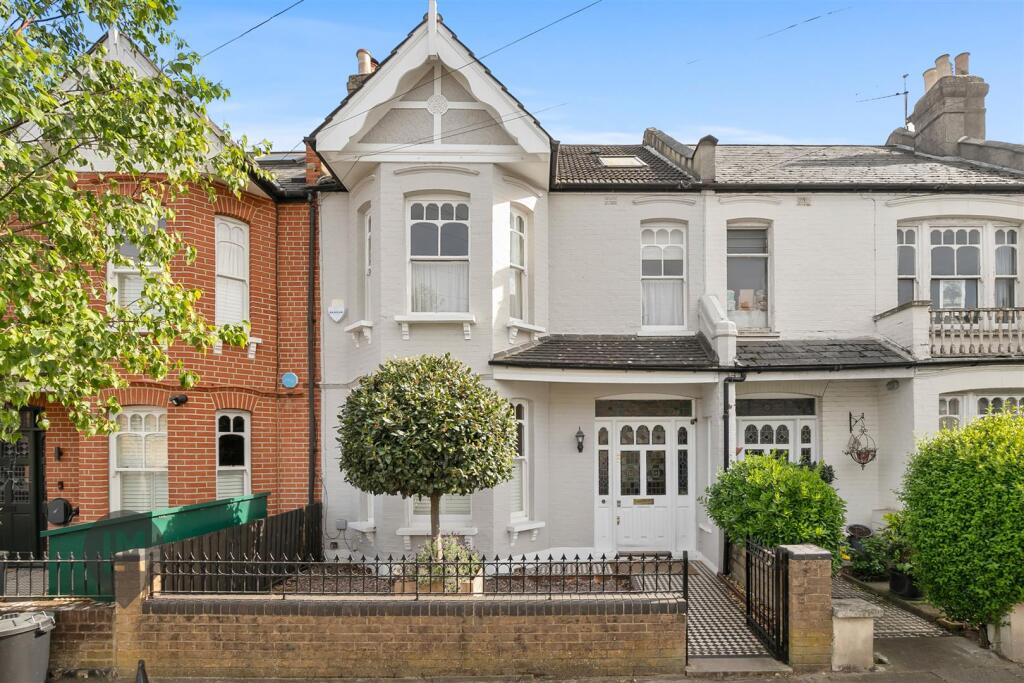 Main image of property: Lavenham Rd, London