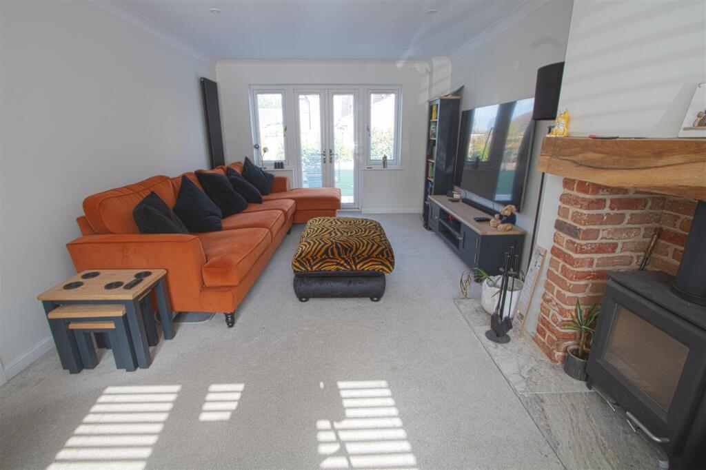 House in Basildon, Queens Park, Billericay - View 3