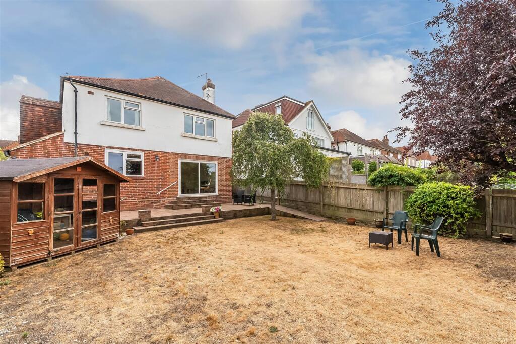 House in Epsom and Ewell, Stoneleigh - View 3