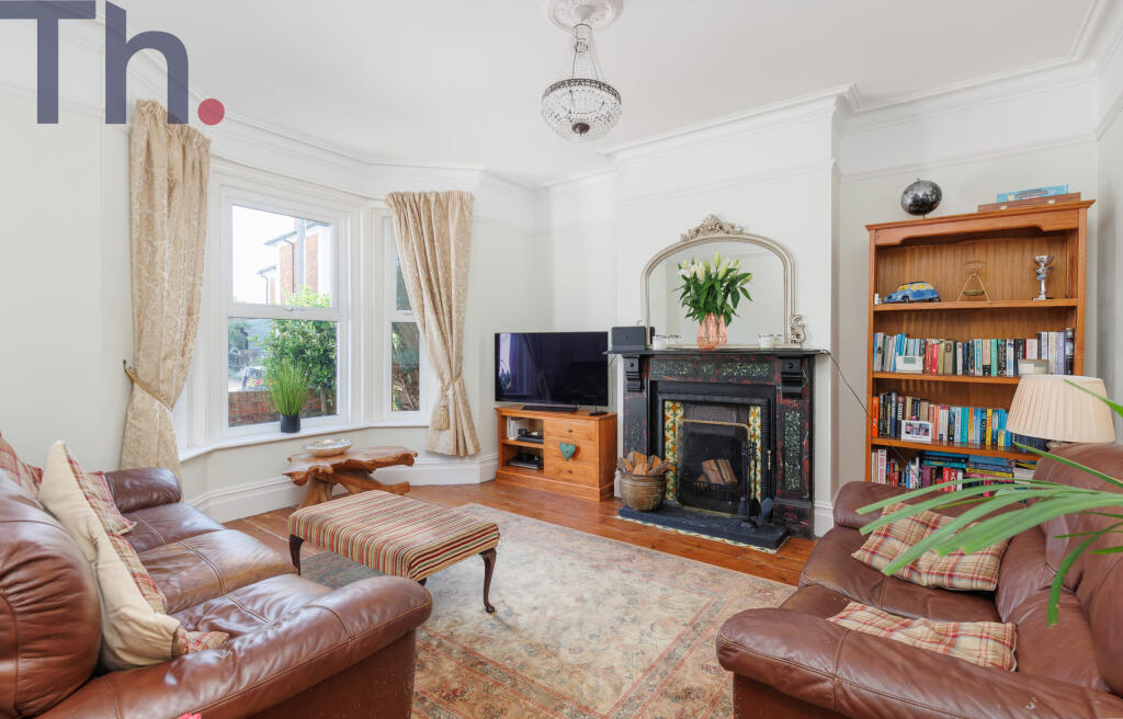 3-bed semi-detached on Sandown, Isle of Wight, £250,000