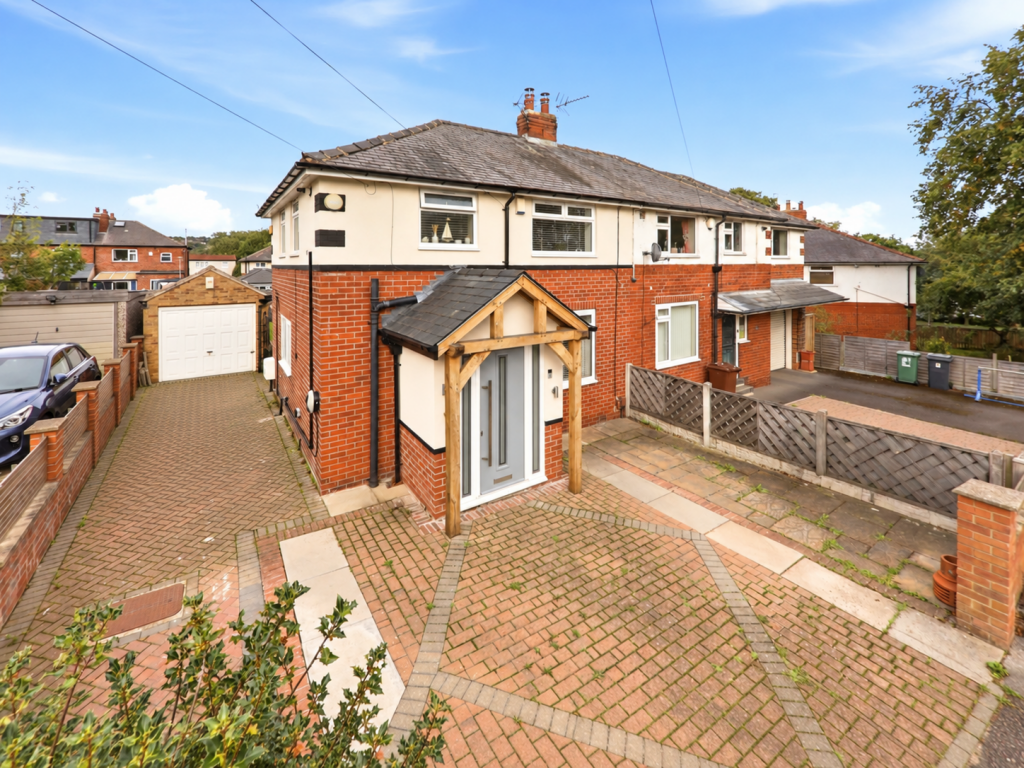 Main image of property: Broadgate Walk, Horsforth, Leeds, LS18 4HF