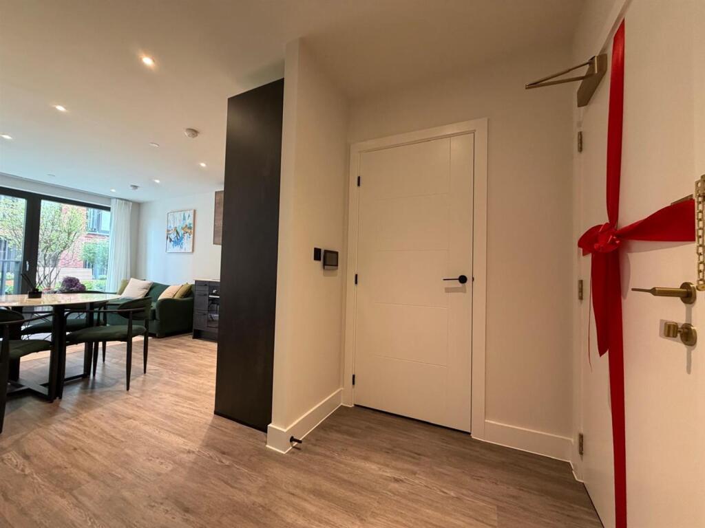 Apartment in Birmingham, Vauxhall - View 4