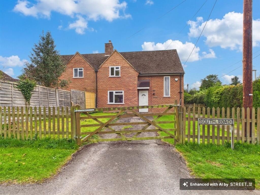 3-bed semi-detached on South Road, Kingsclere, RG20, £375,000