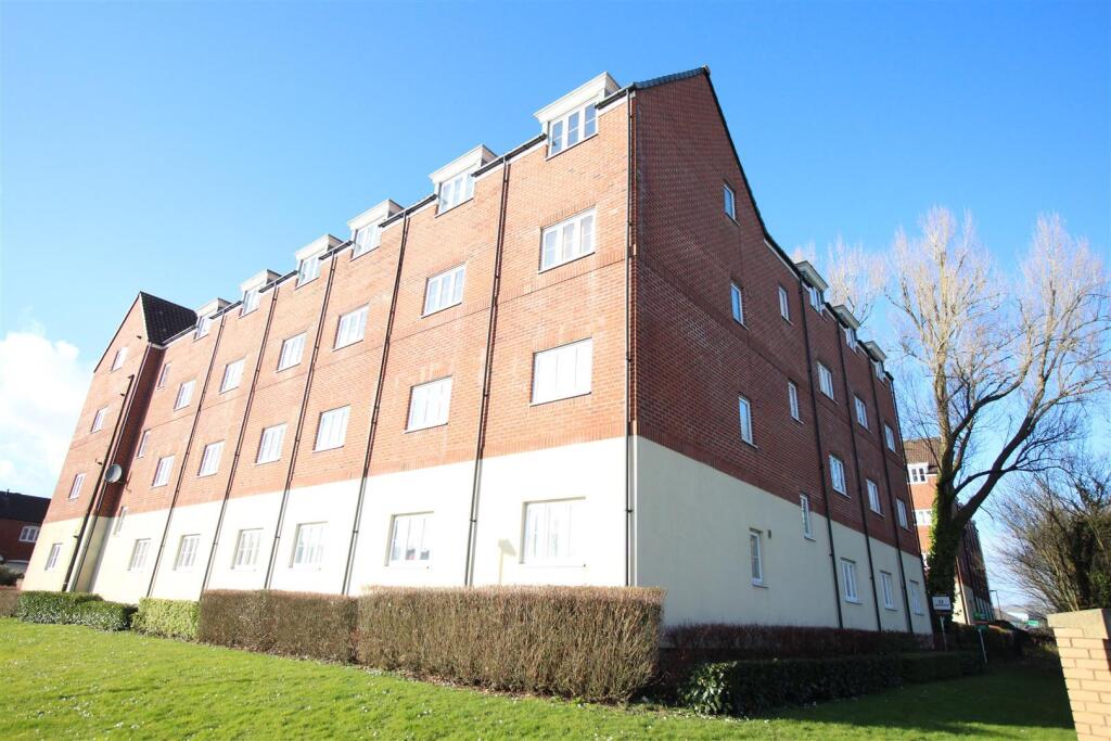 Main image of property: Blaen Bran Close, Cwmbran