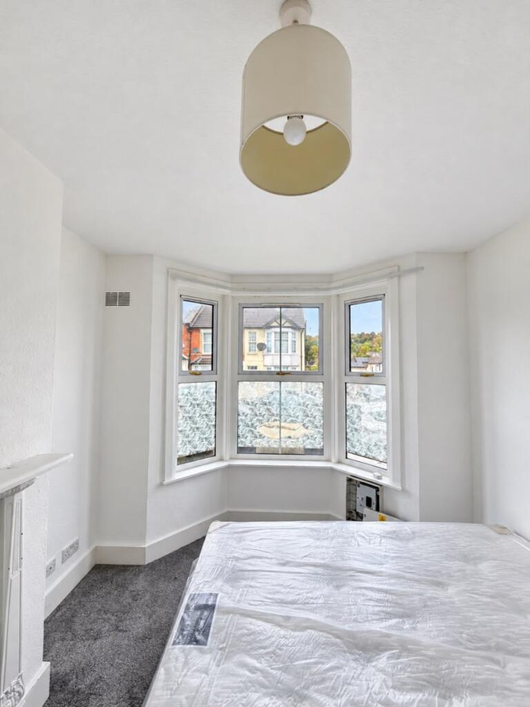 House in High Wycombe, Castlefield - More