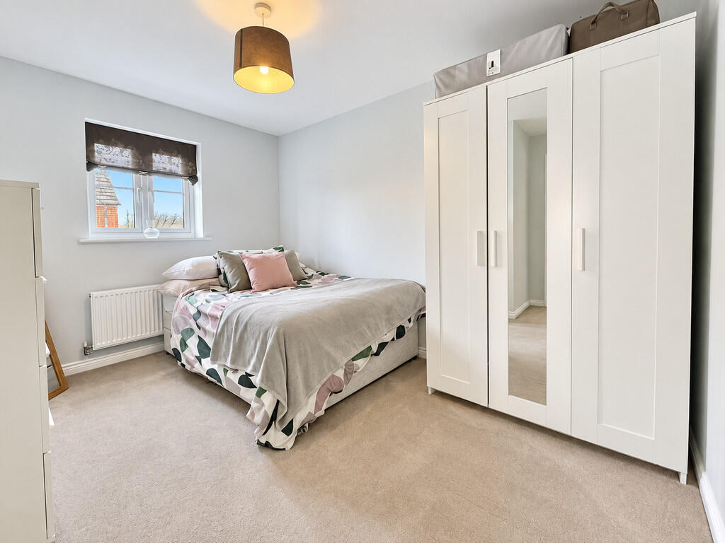 House in Biggleswade, Central Bedfordshire - More