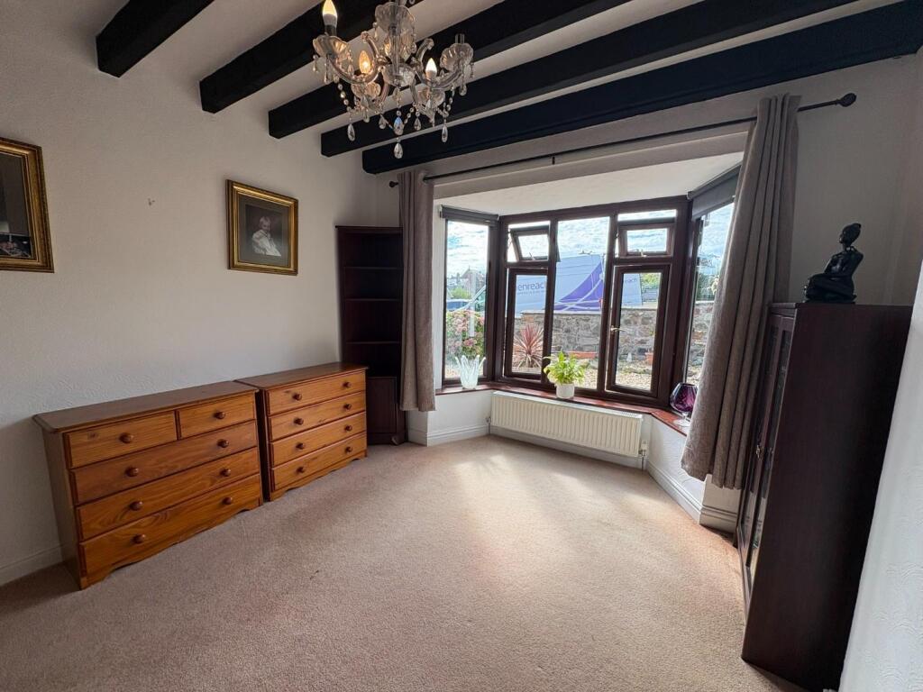 House in Criccieth - More