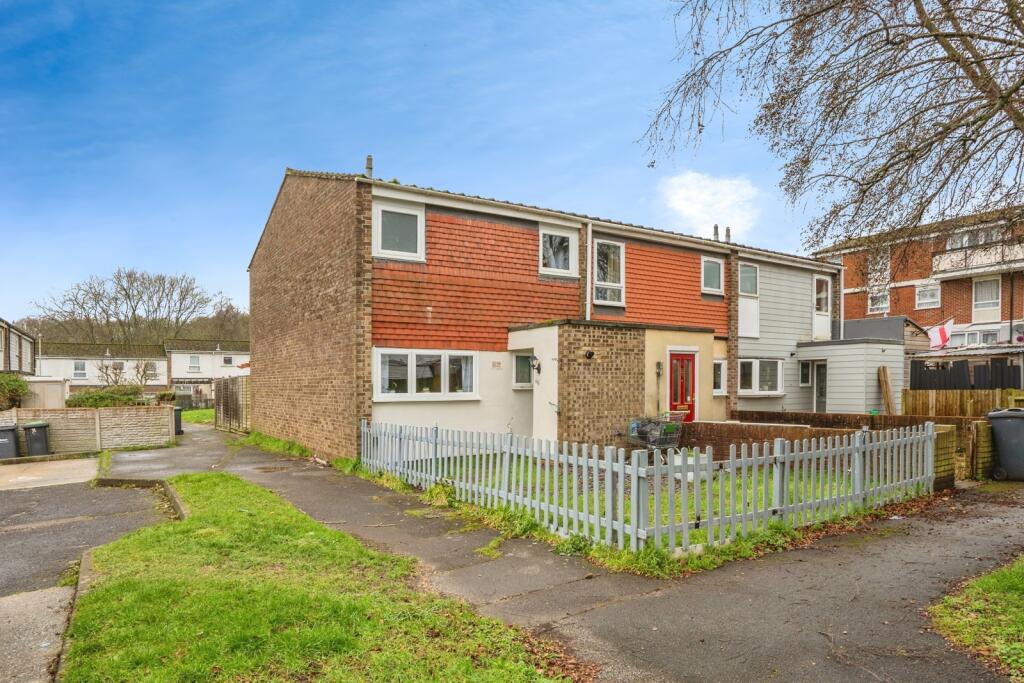 Main image of property: Thrush Walk, Waterlooville, Hampshire, PO8