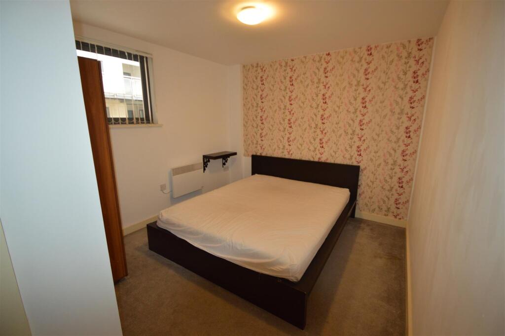 Apartment in Manchester, Hulme - View 4