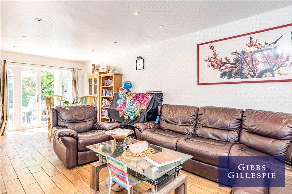 House in London - View 2