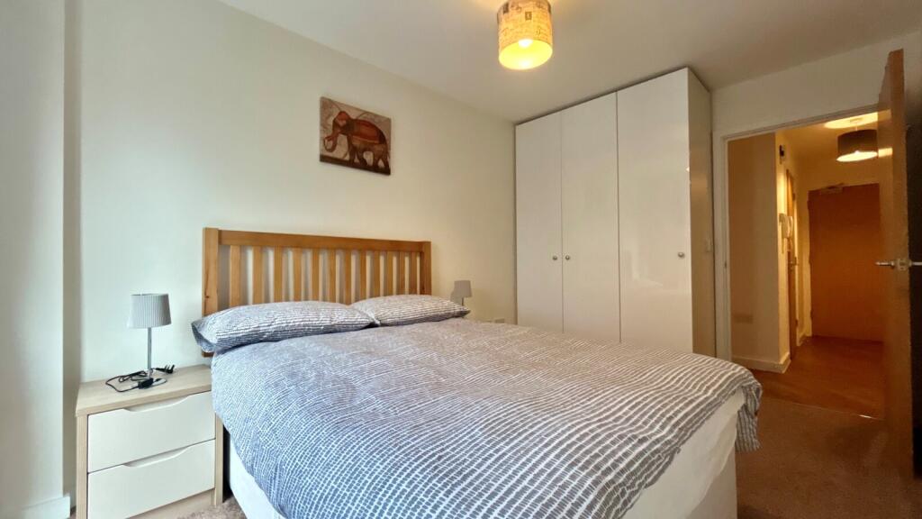 Apartment in Reading - View 5