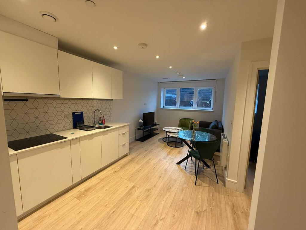 Apartment in London - View 2