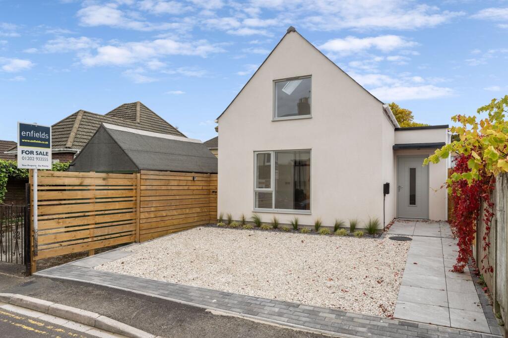 1-bed house on Creech Road, Poole, BH12, £300,000