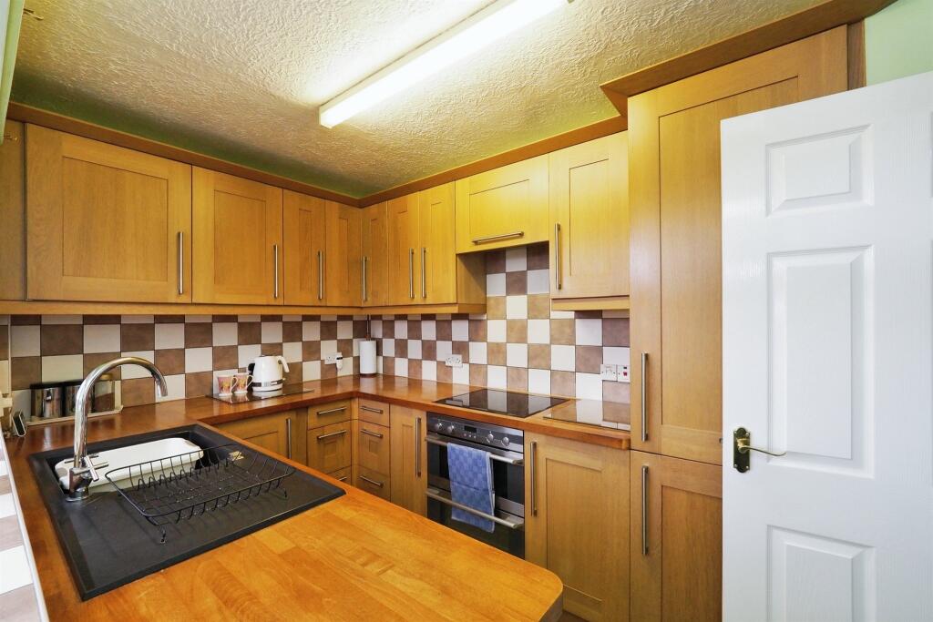 Mill Hill Drive, Burton-On-Trent photo 4