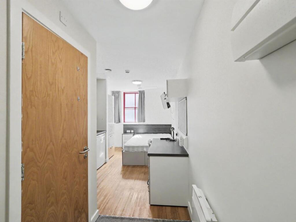 Apartment in Nottingham, Nottinghamshire - View 2