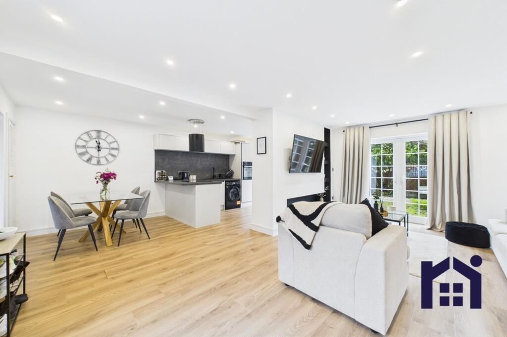 Greenside, Euxton, PR7 6AR photo 2