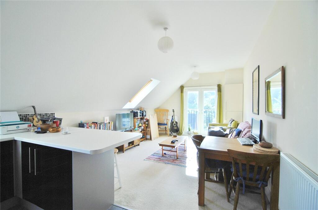 Apartment in Stroud - View 5