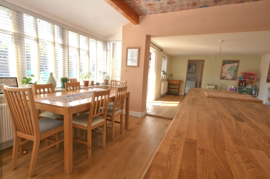 House in Wheatley, Littleworth - More