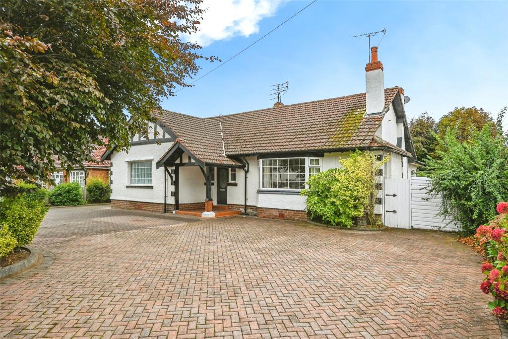5-bed house on Sunningdale Drive, Blundellsands, Merseyside, L23, £675,000