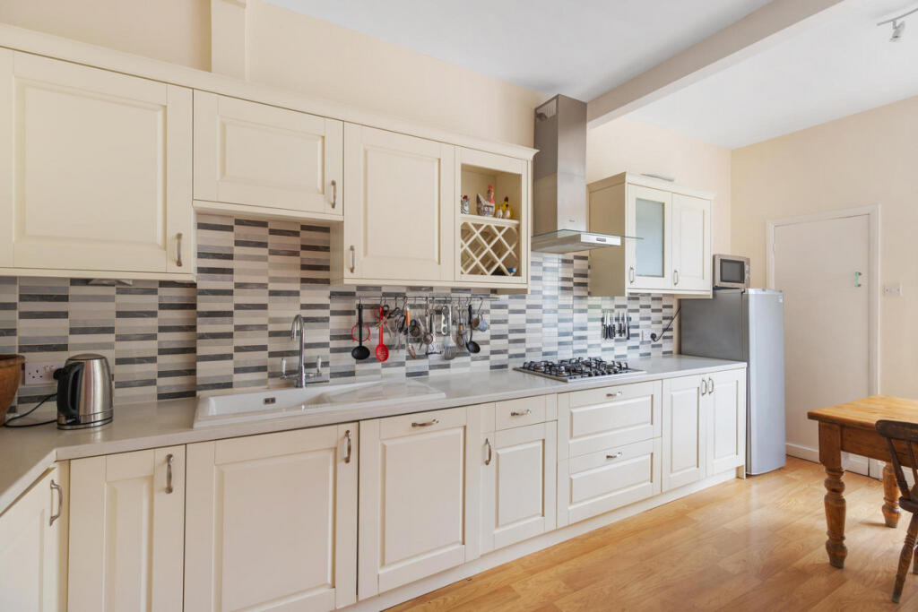 House in London - View 5