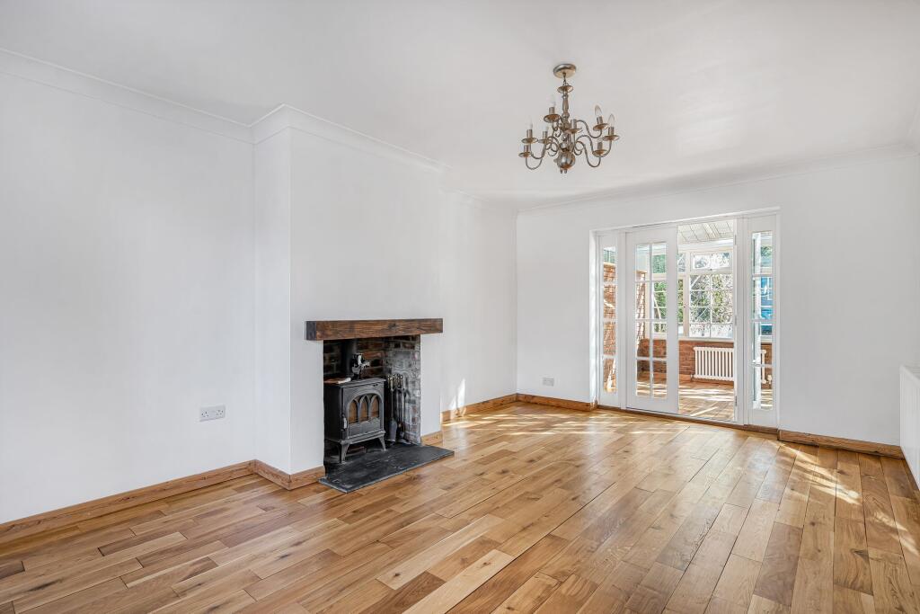 House in Mole Valley, Leatherhead - View 5