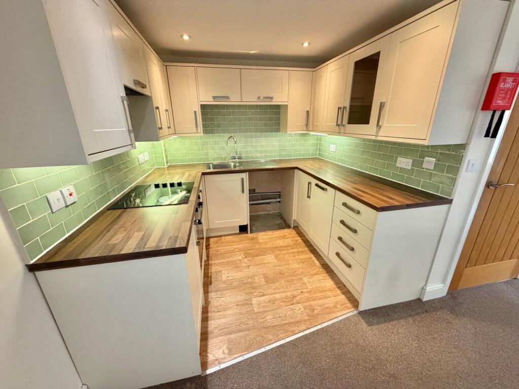 House in Taunton, Hele - View 4
