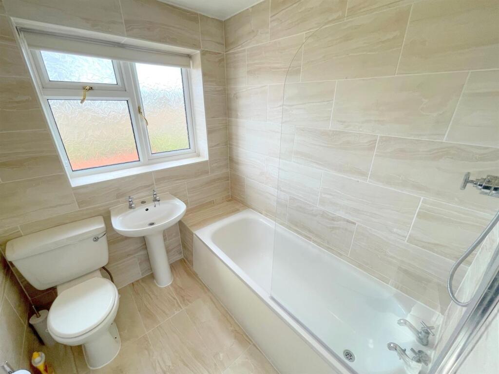 House in Stoke-on-Trent - More
