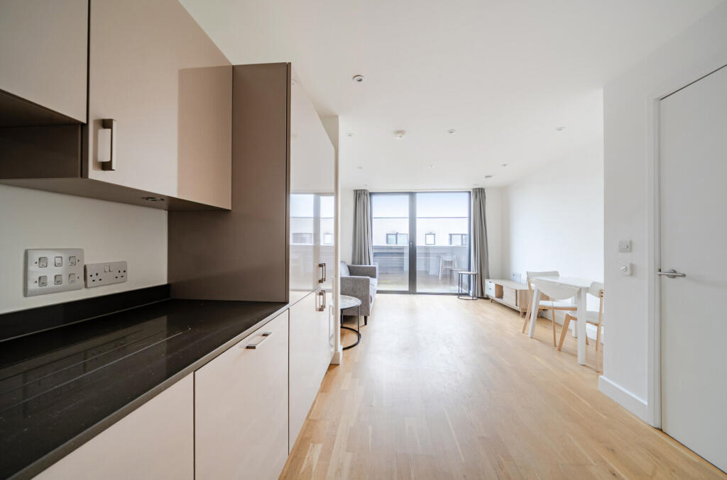 Apartment in Chelmsford - View 5