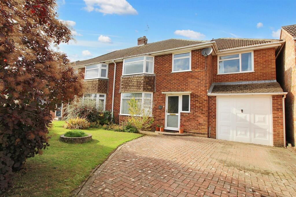 4-bed semi-detached on Warborough Avenue, Tilehurst, Reading, £525,000