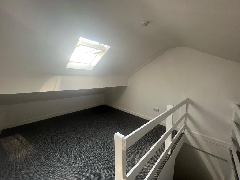 Apartment in Oldham - More