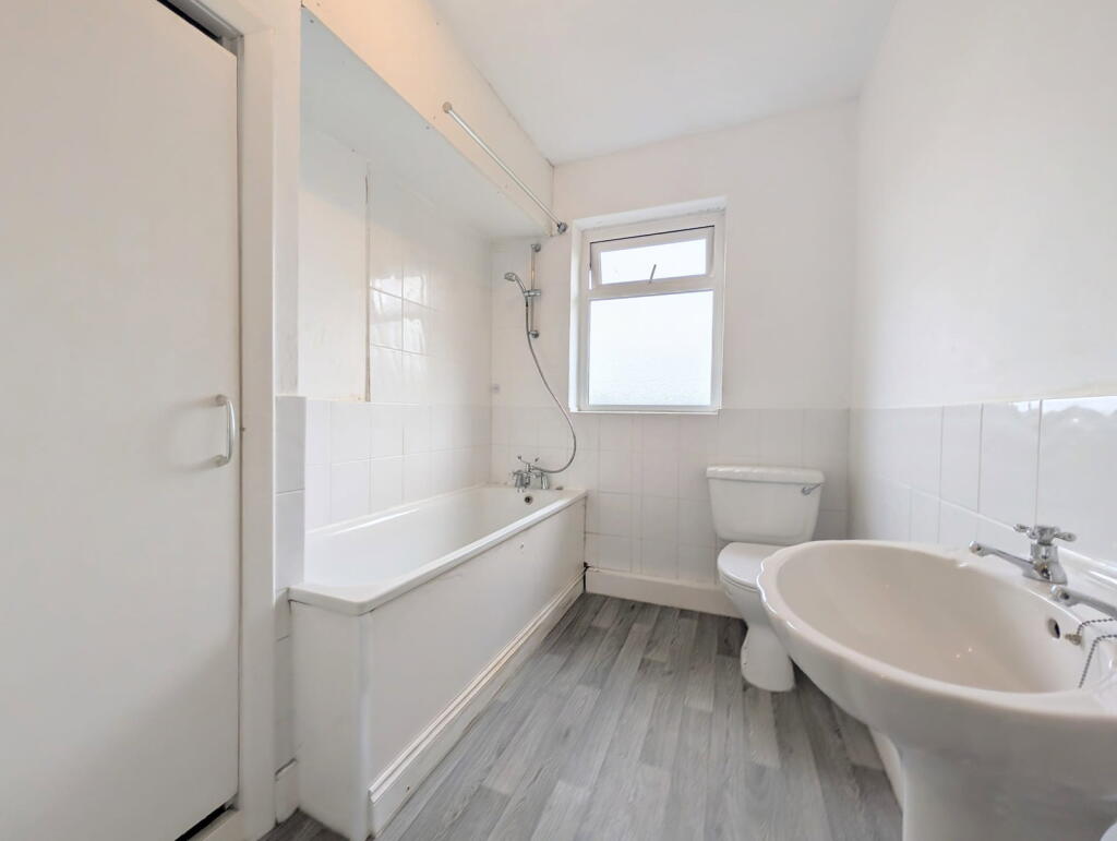 Apartment in Preston - View 3