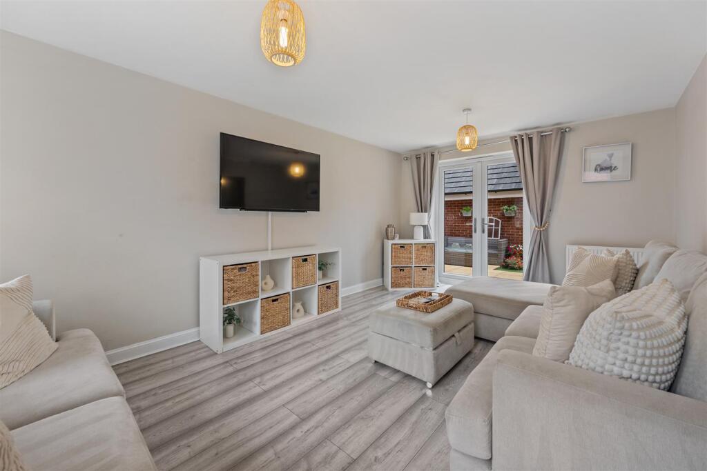 House in Kettering, Hanwood Park - View 4