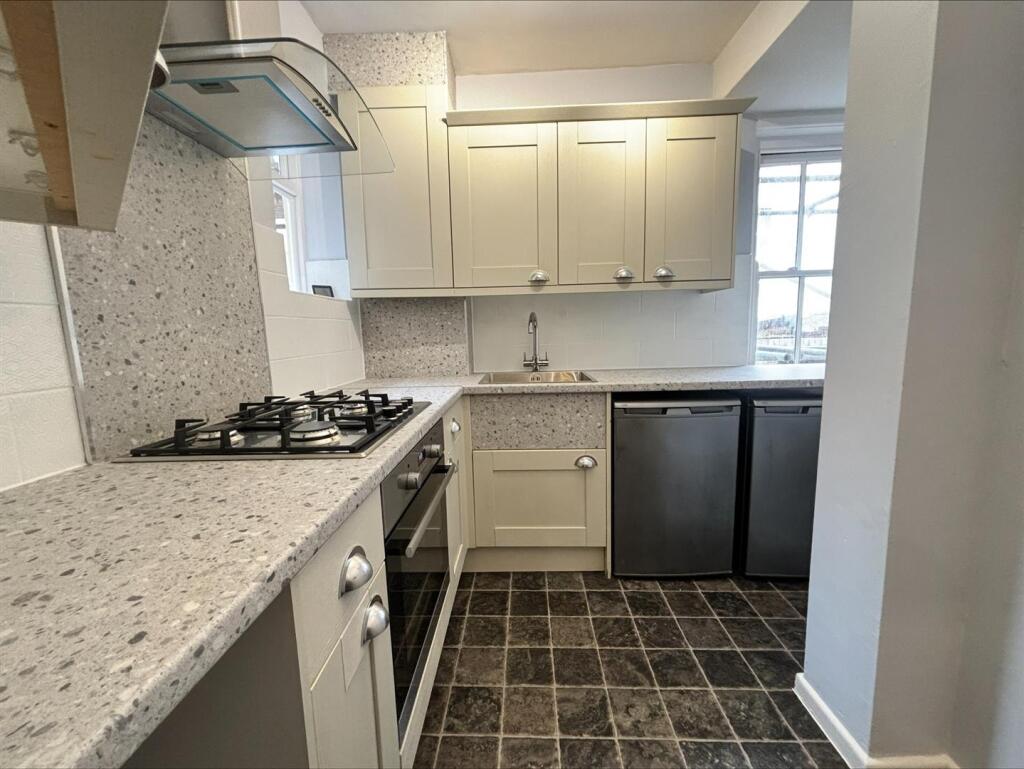 Apartment in Portsmouth - View 2