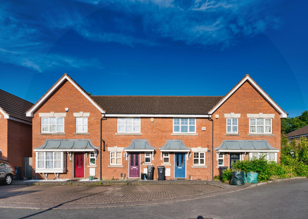 Main image of property: Heathside Close, Newbury Park, Barkingside, Ilford, Essex, IG2