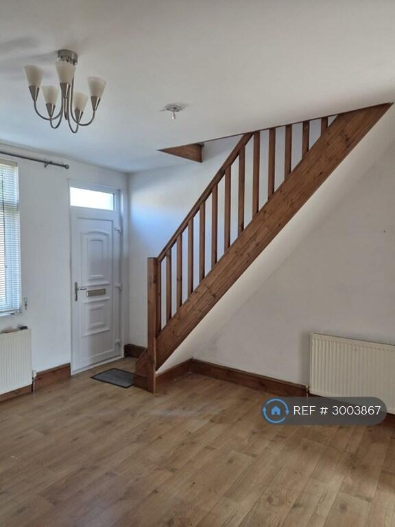 House in Wakefield - View 5