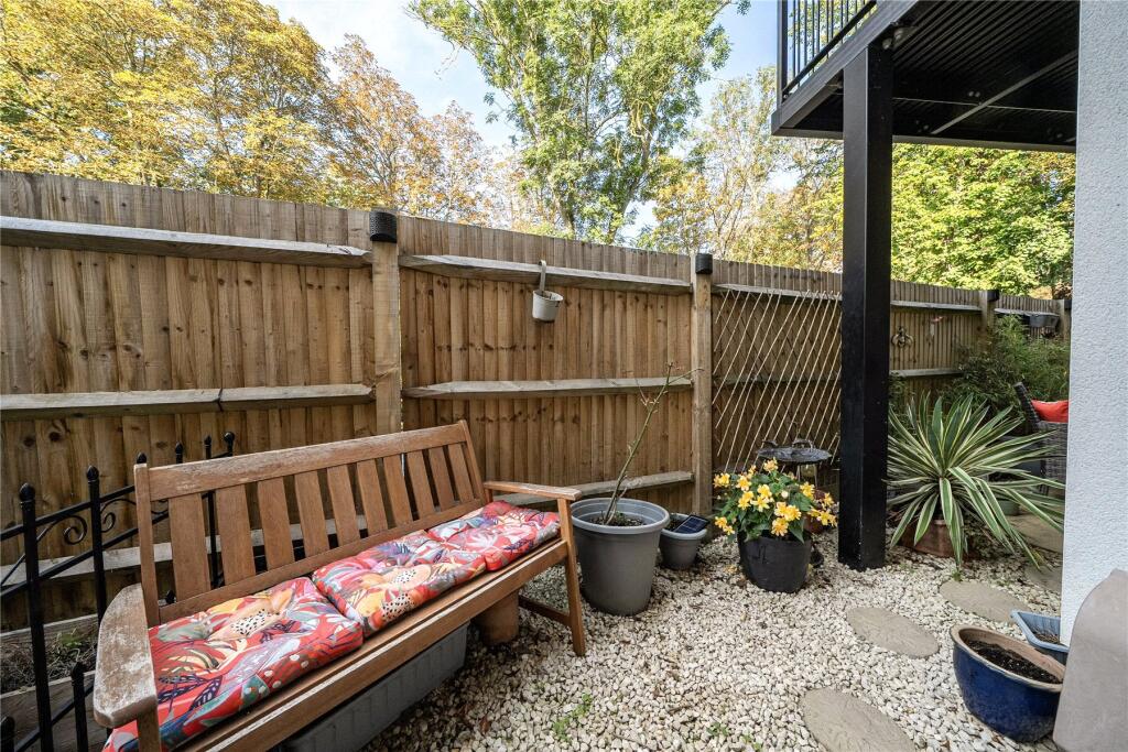 Apartment in London - View 3