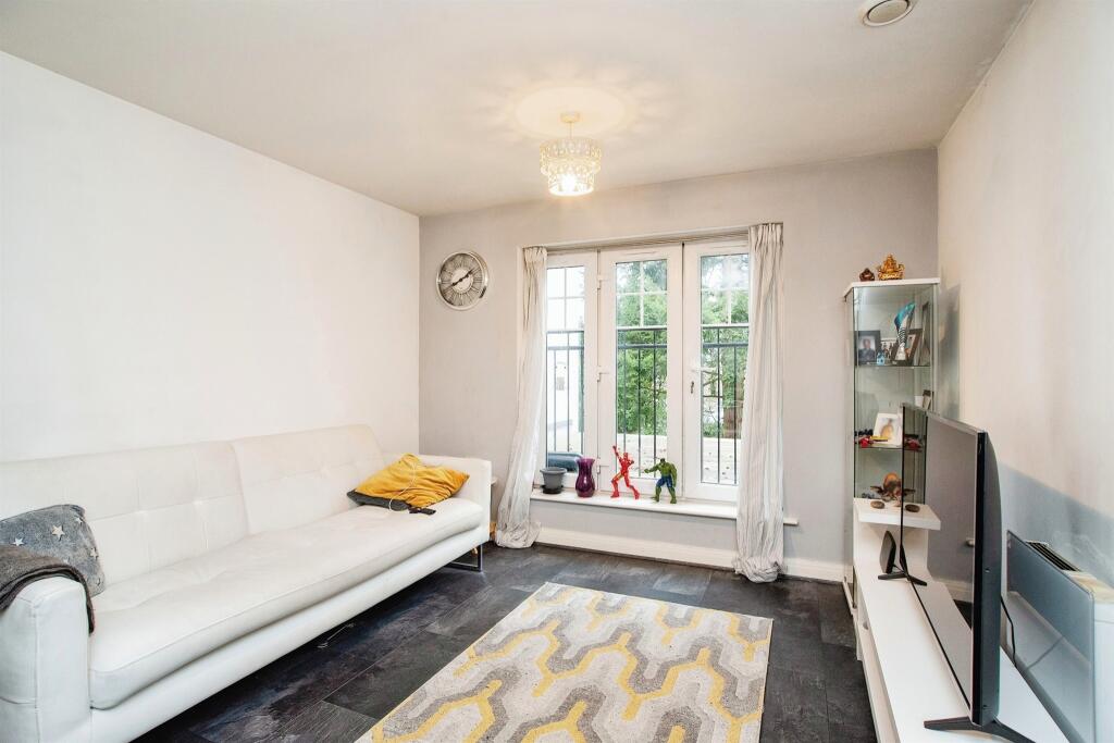 Main image of property: Colnhurst Road, Watford