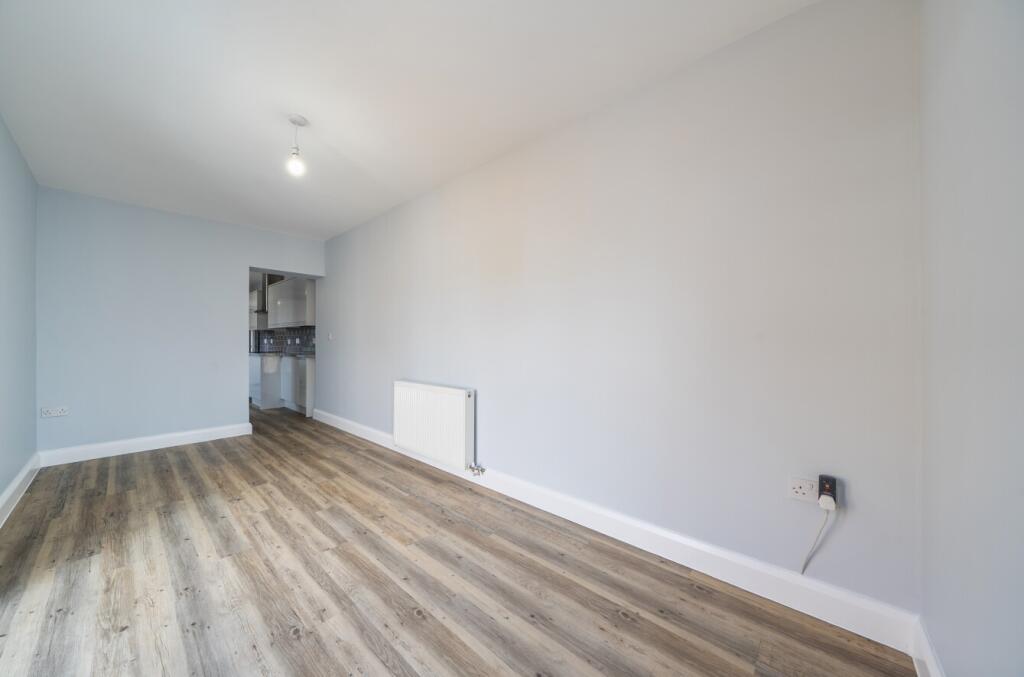 House in South Ockendon, North Stifford - More
