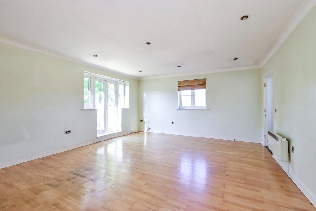 Apartment in Watford - View 4