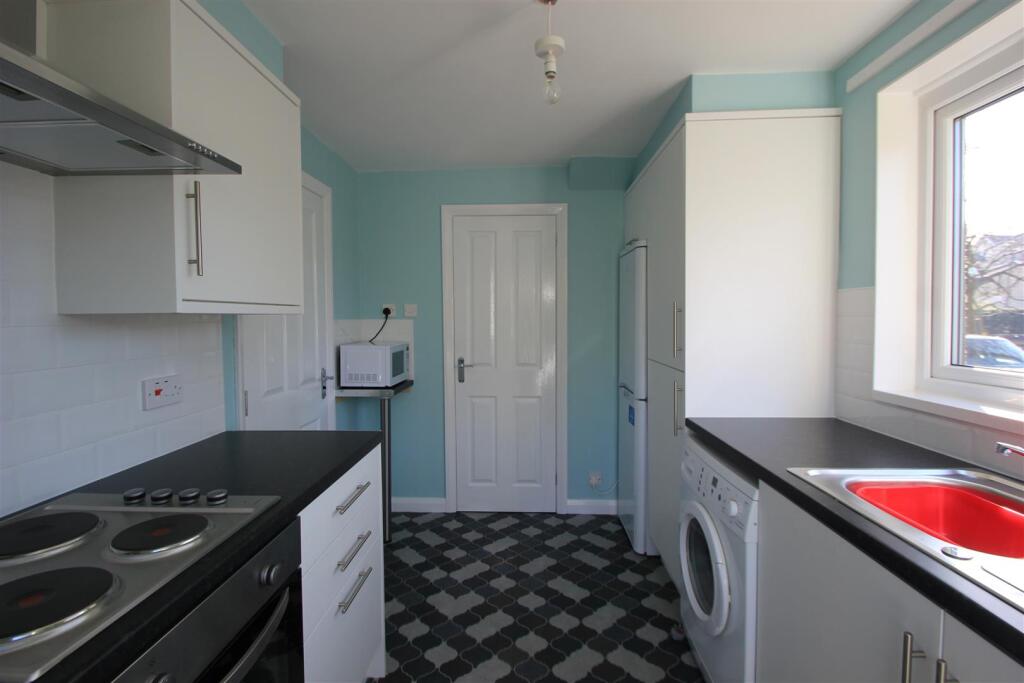 House in Glasgow, East Dunbartonshire - More