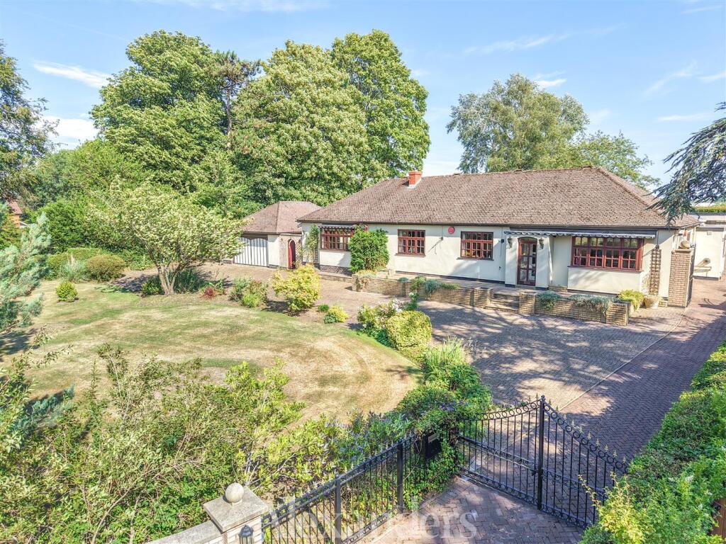 3-bed detached on Station Road, Desford, £1,000,000