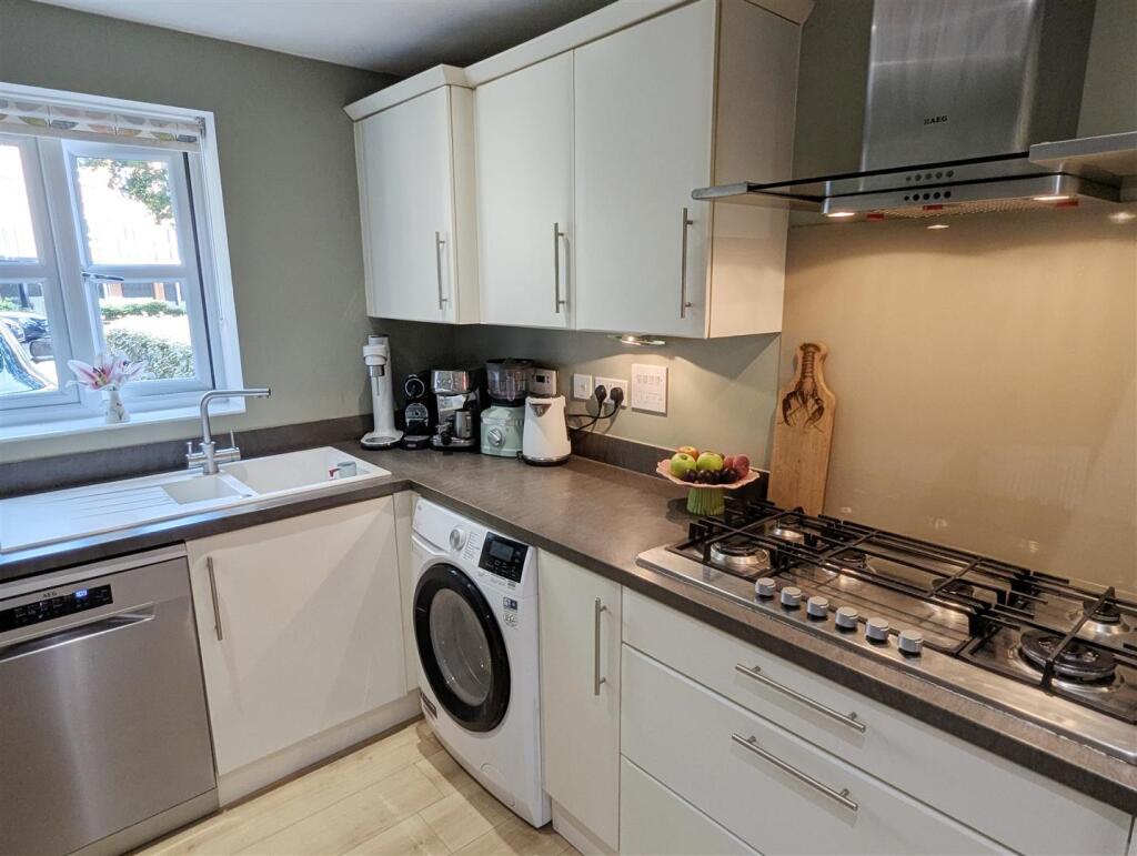 House in Newbury, Ham Marsh, Speenhamland - More