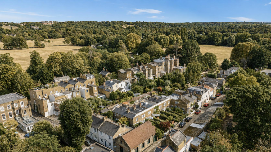 House in Twickenham - View 5