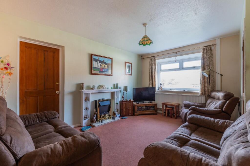 House in Rhiwderin, Pentre-Poeth, Graig - View 4