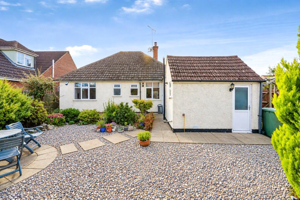 House in Luton - View 2