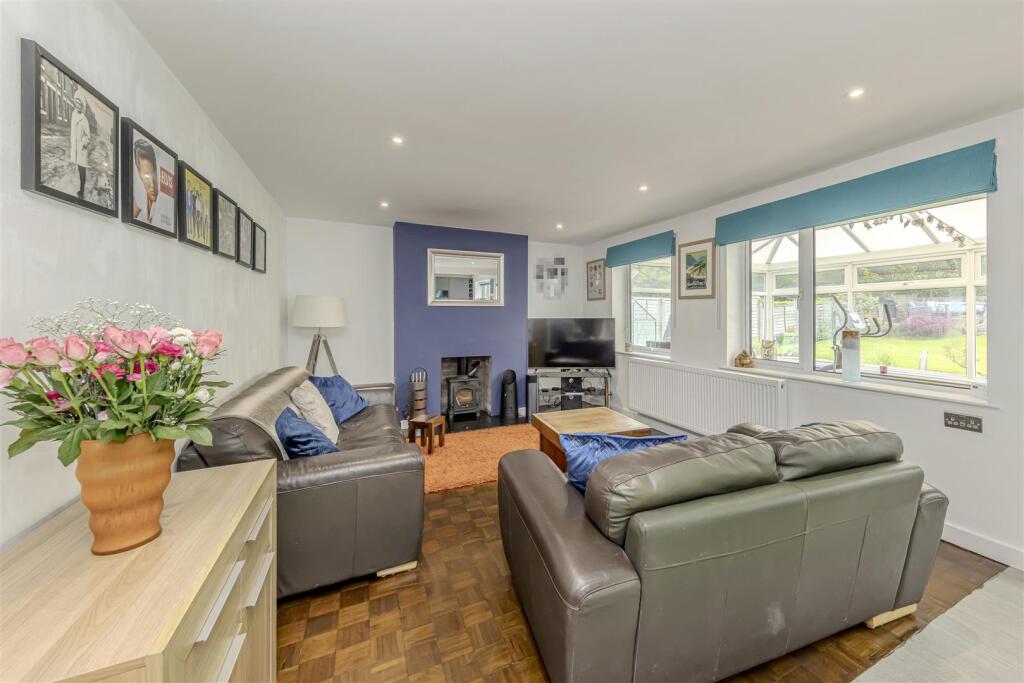 House in High Peak, Buxton - View 3