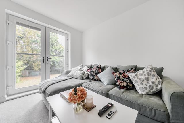 Elvian Close, Reading - View 4